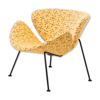 ‘Small Dot Pattern’ Orange Slice lounge chair by Pierre Paulin for Artifort
