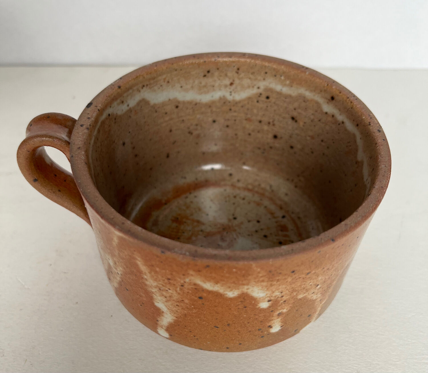 2 grandes tasses en grès