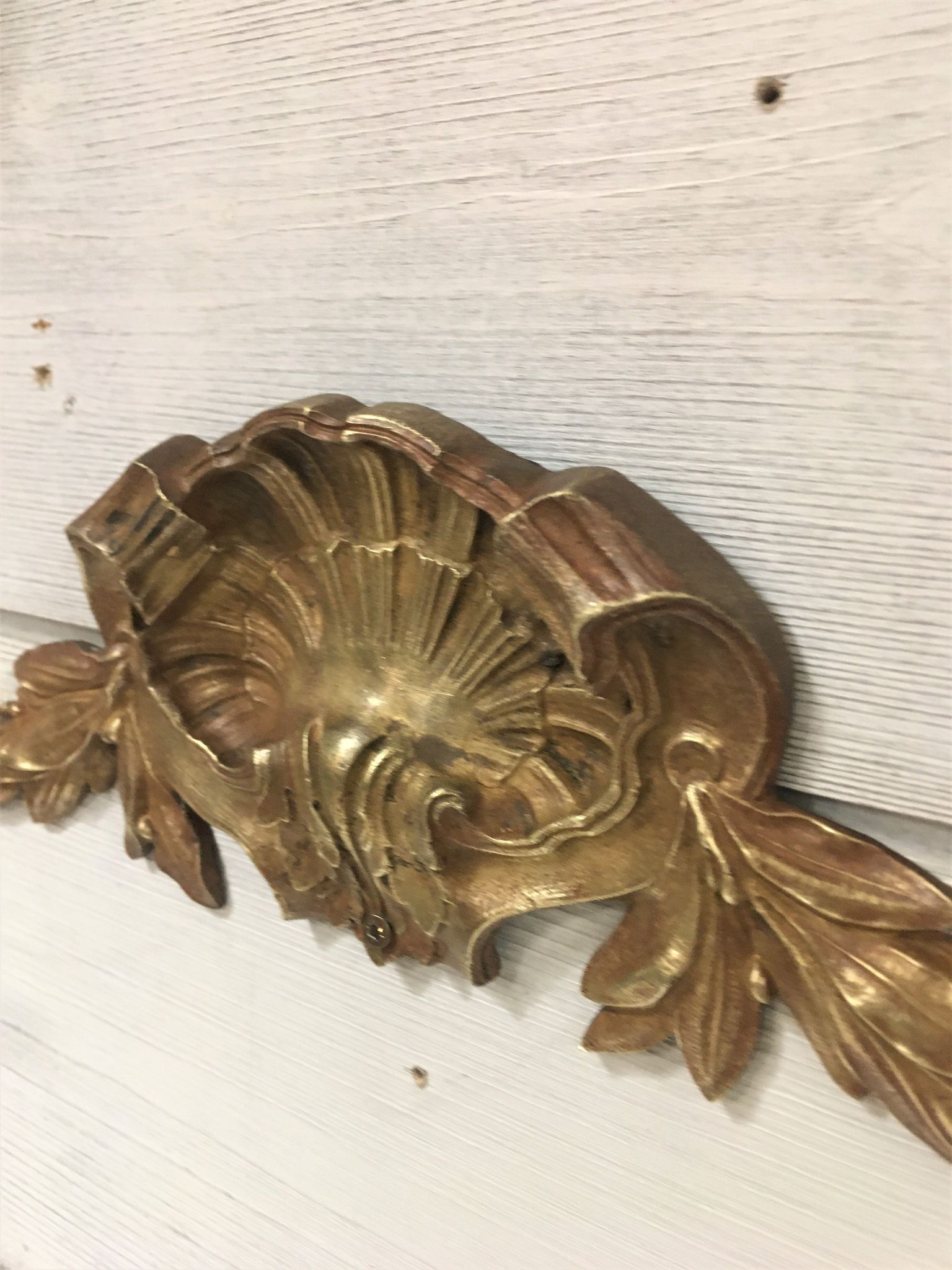 Fronton coquille en bronze