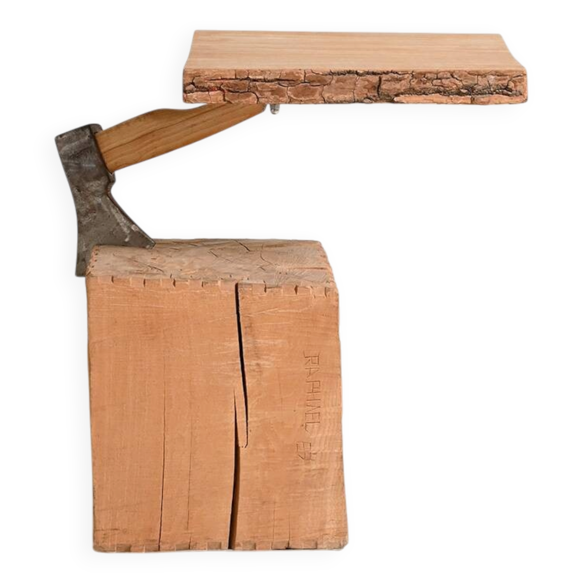 Table d'appoint "Chopping Block with Axe" par Raphael Springmann