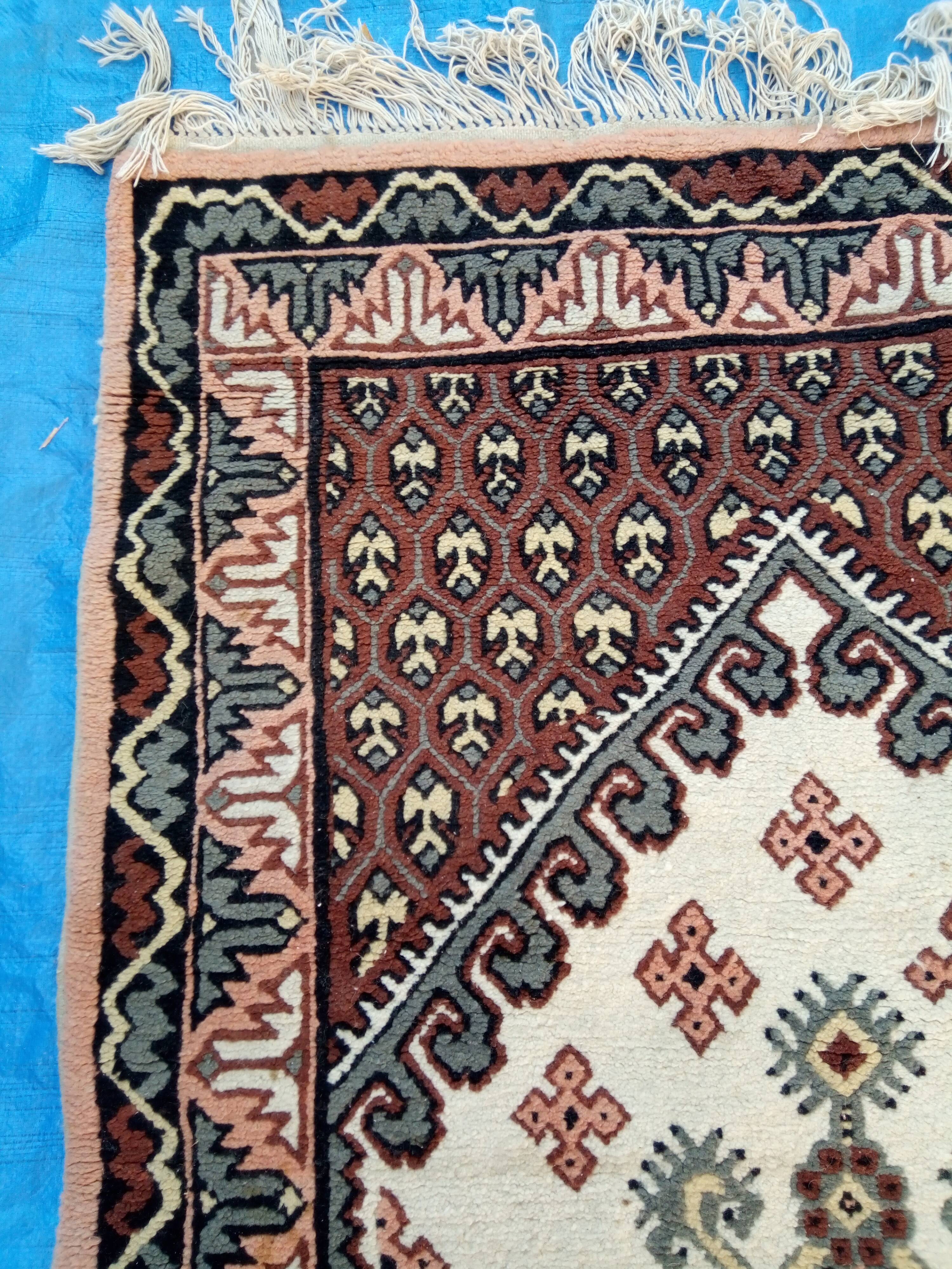Old oriental carpet from the 80s - 193 x 101