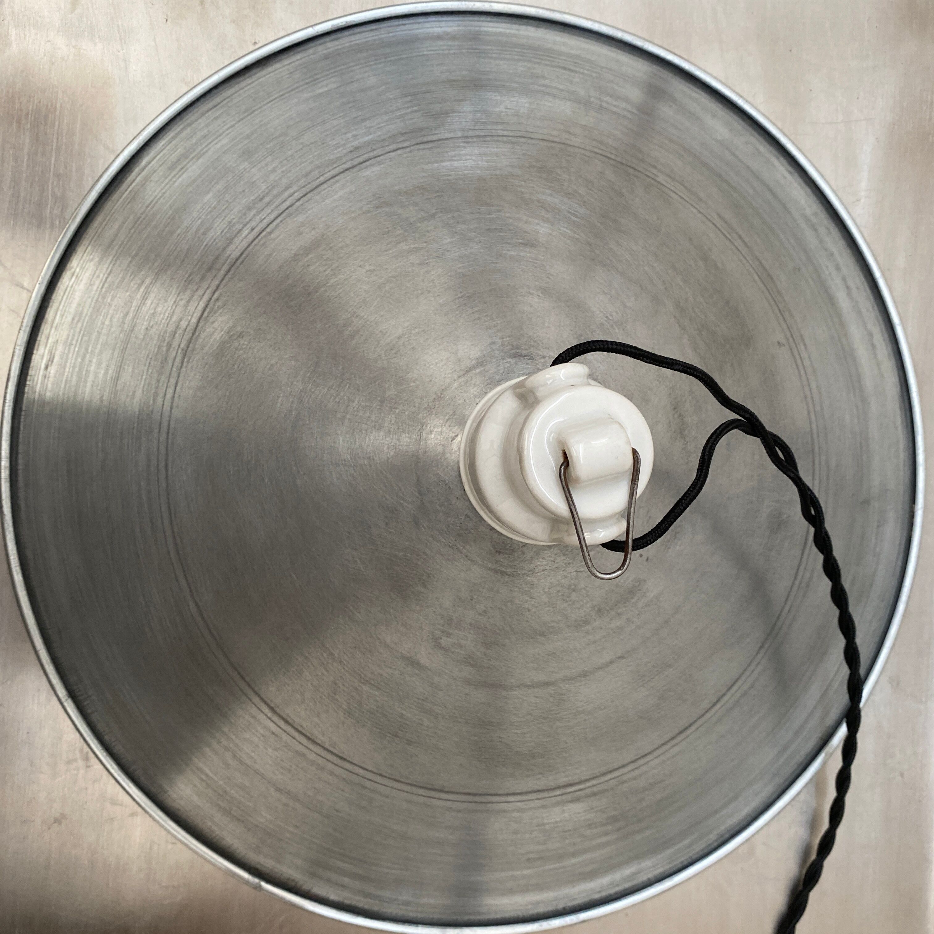 Lot 2 industrial suspensions in acier 36 cm