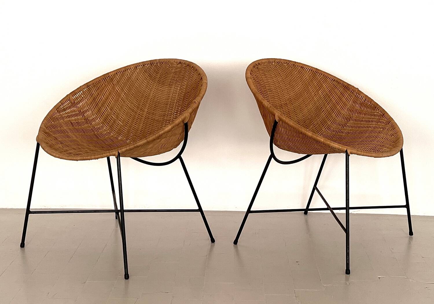 Pair of Rattan Lounge Chairs, Italy, 1970s