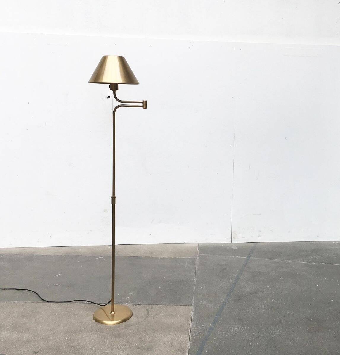 Lesan floor lamp in vintage German brass, Hollywood Regency style by Florian Schulz, 1970s.