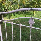 Ancien lit 120 cm fer forgé couleur rose