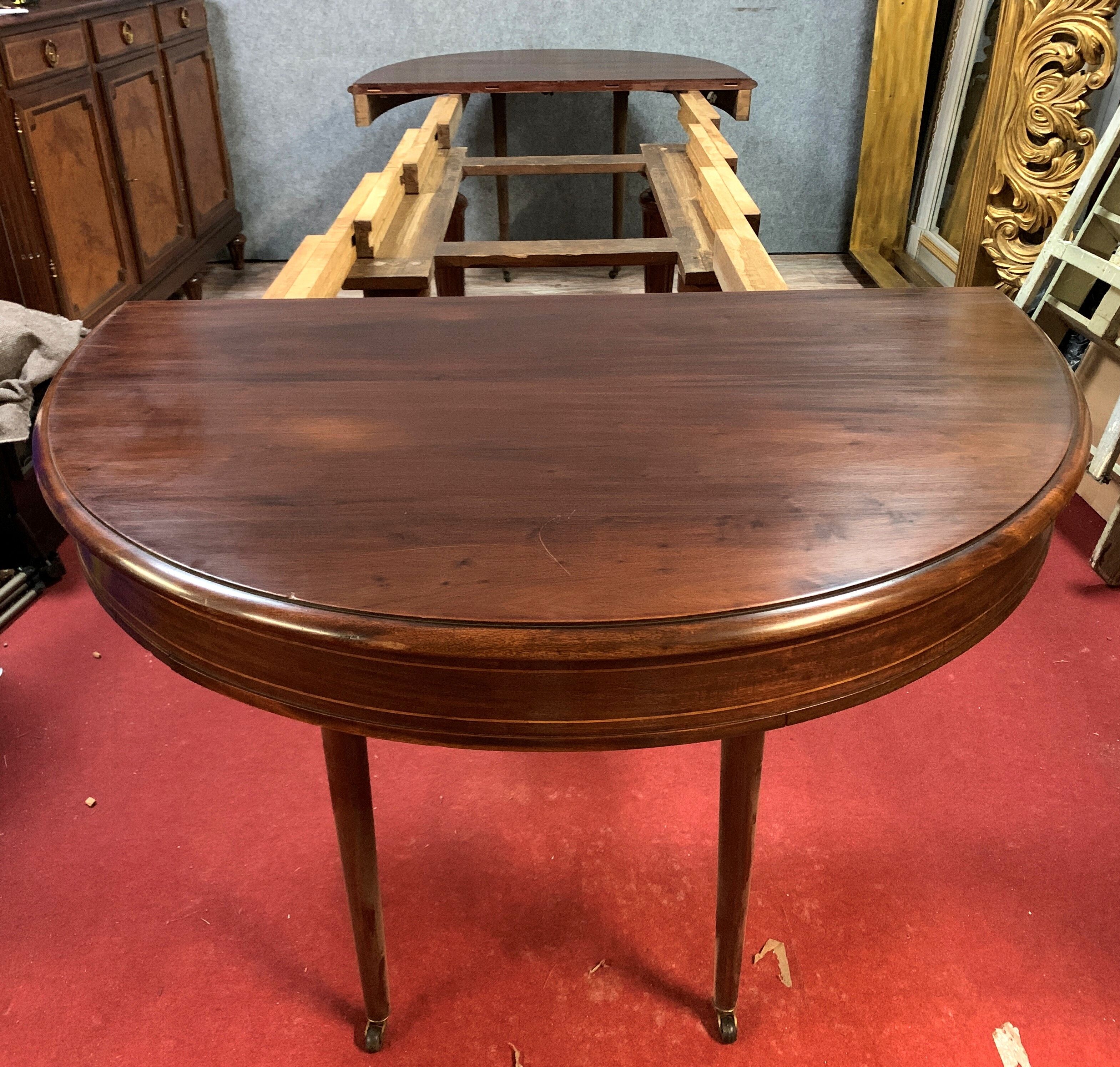 Eugène Printz: Large Louis XVI mahogany elongation table circa 1880