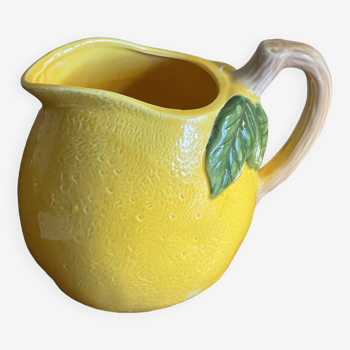 Lemon slip pitcher