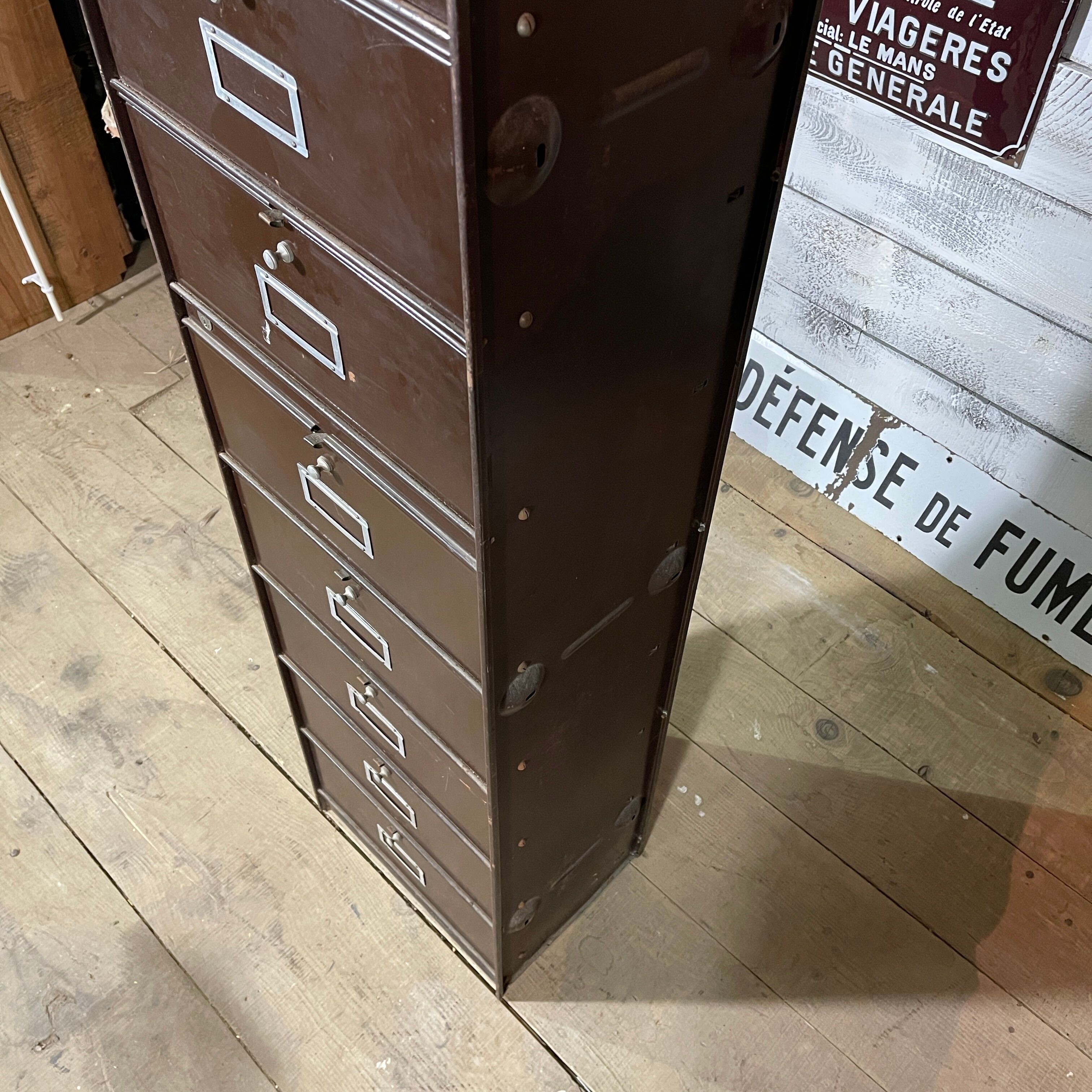 Valve cabinet roneo 1950