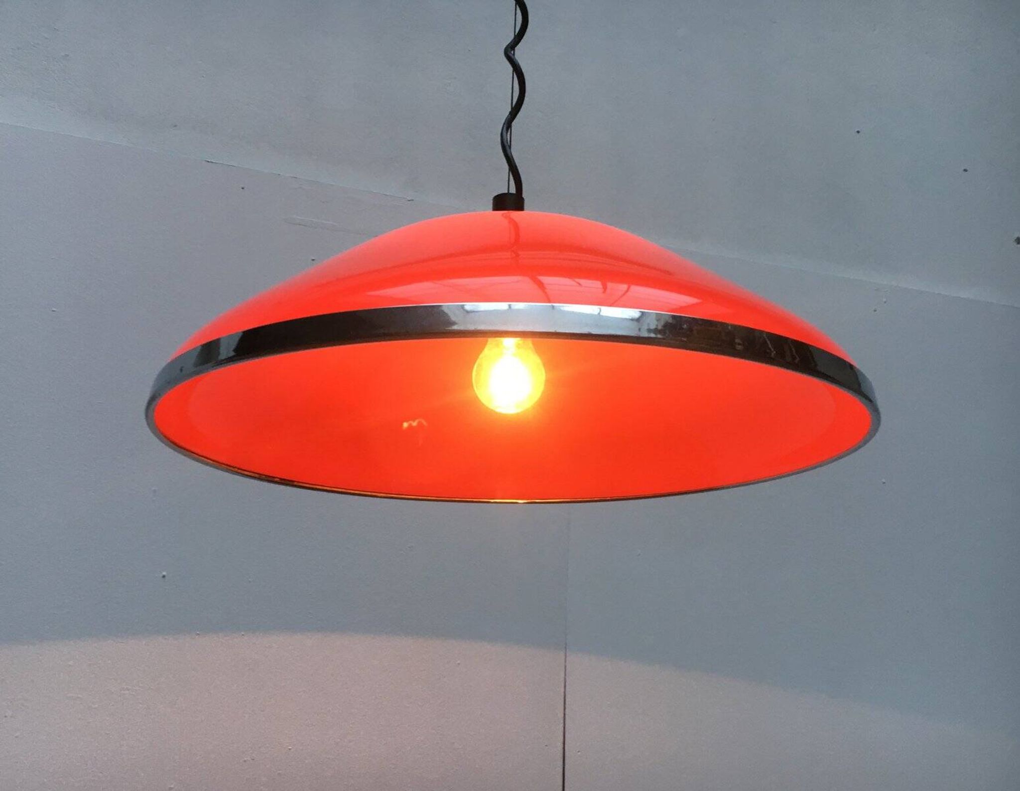 Suspension spatiale italienne de l'ère spatiale de Guzzini, années 1960