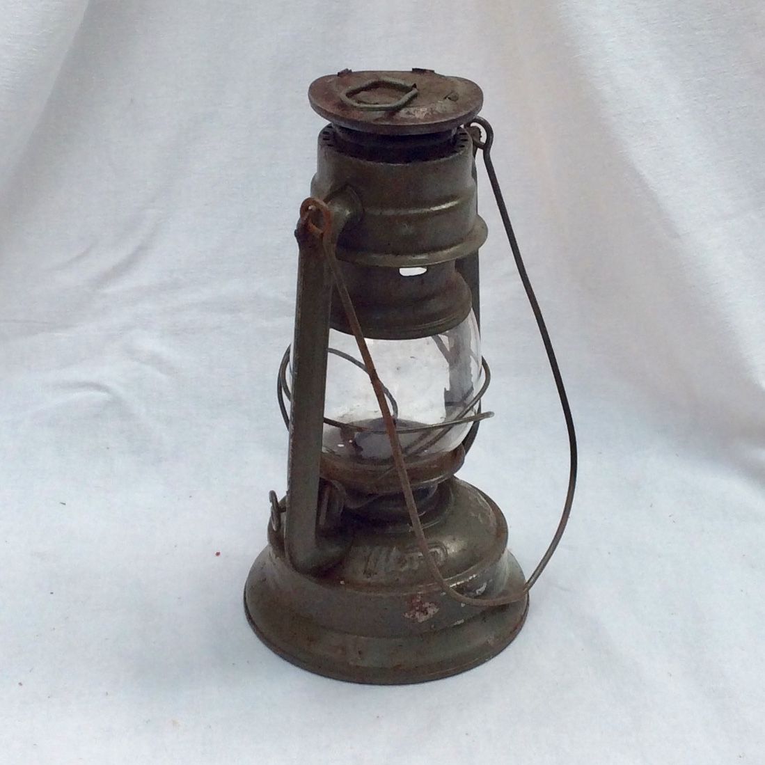 Meva N 864 oil storm lamp in aluminum dimension: height -25cm- diameter -13cm-