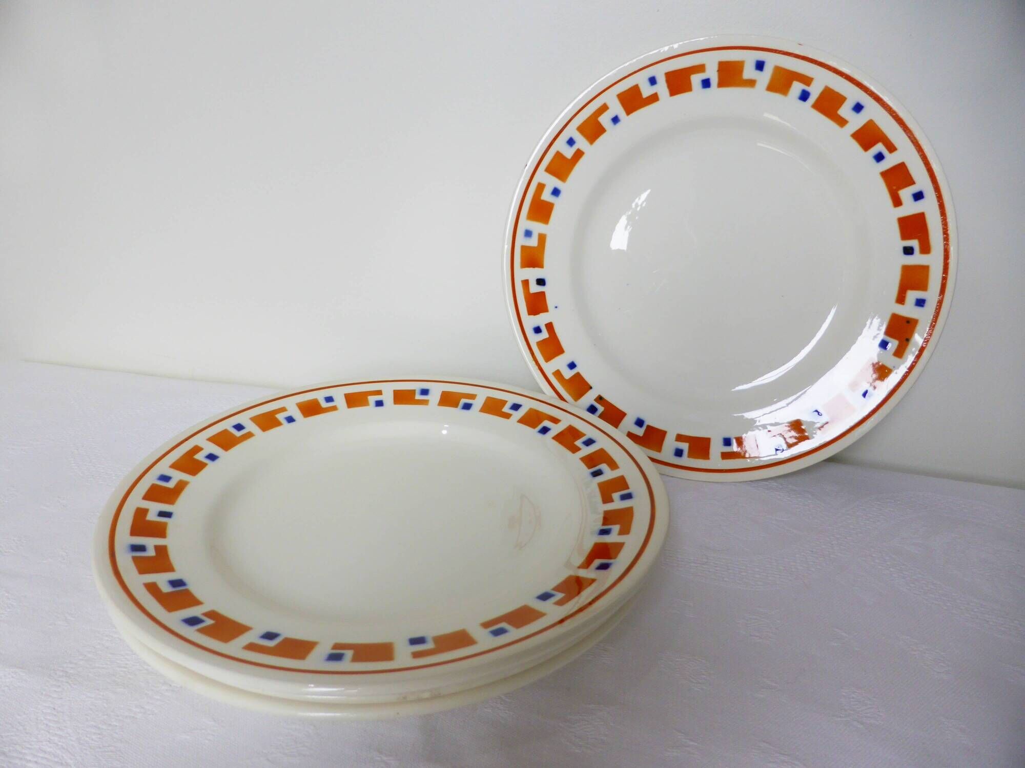 4 flat plates in iron earth from Les Salins model Lucette
