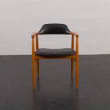 Chaise en teck massif et tissu vinyle noir dans le style d'Erik Kirkegaard, Danemark, années 1950
