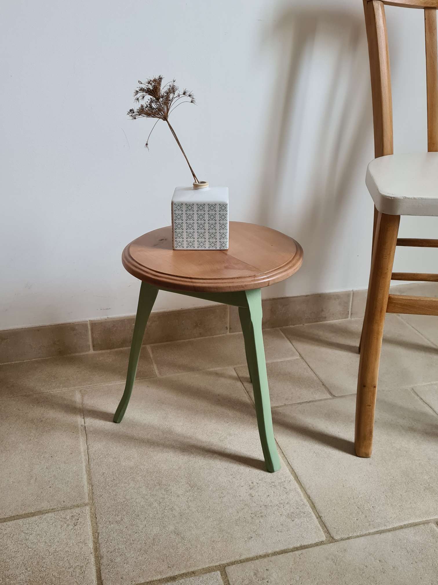 Tabouret tripode