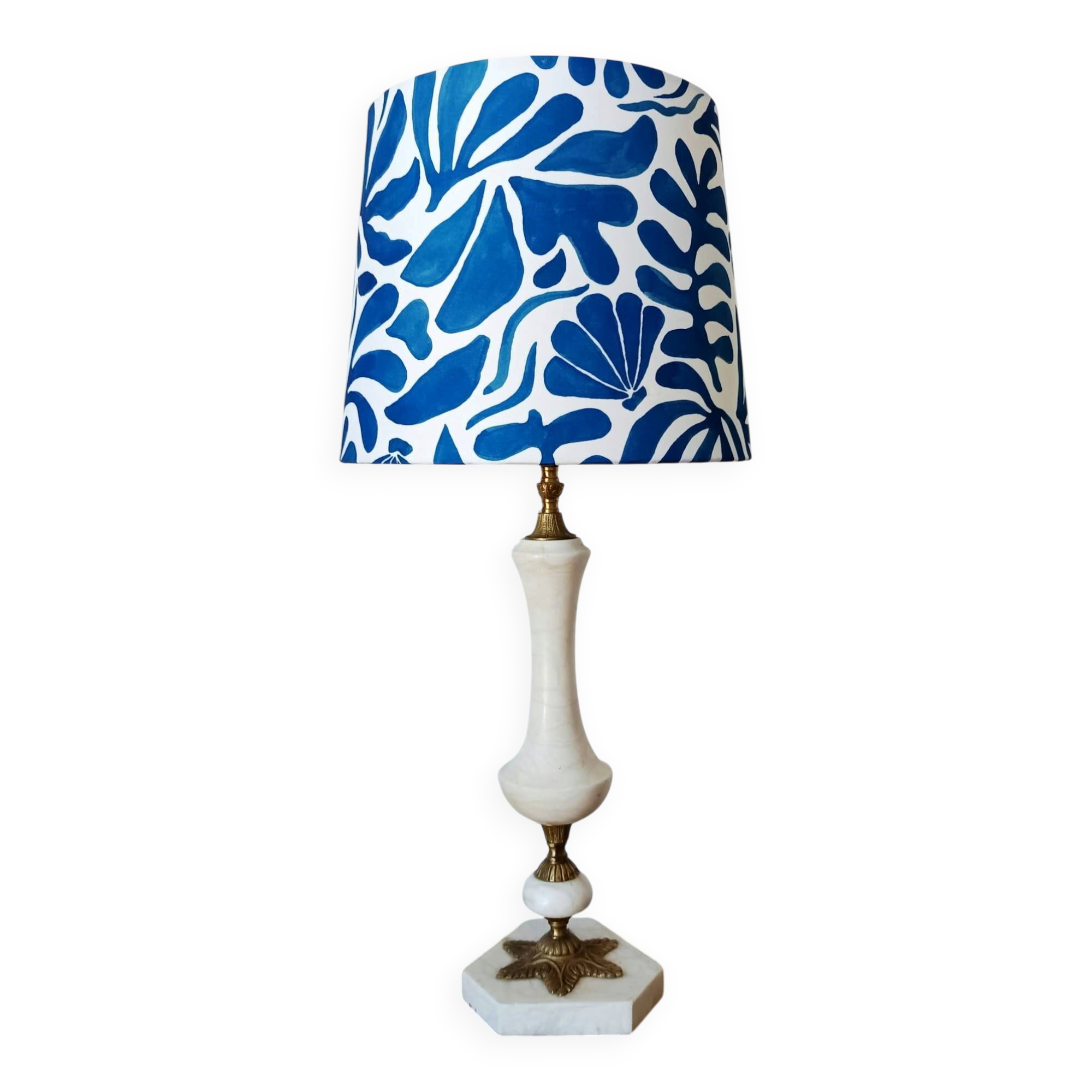 Alabaster lamp with gilding and seashells