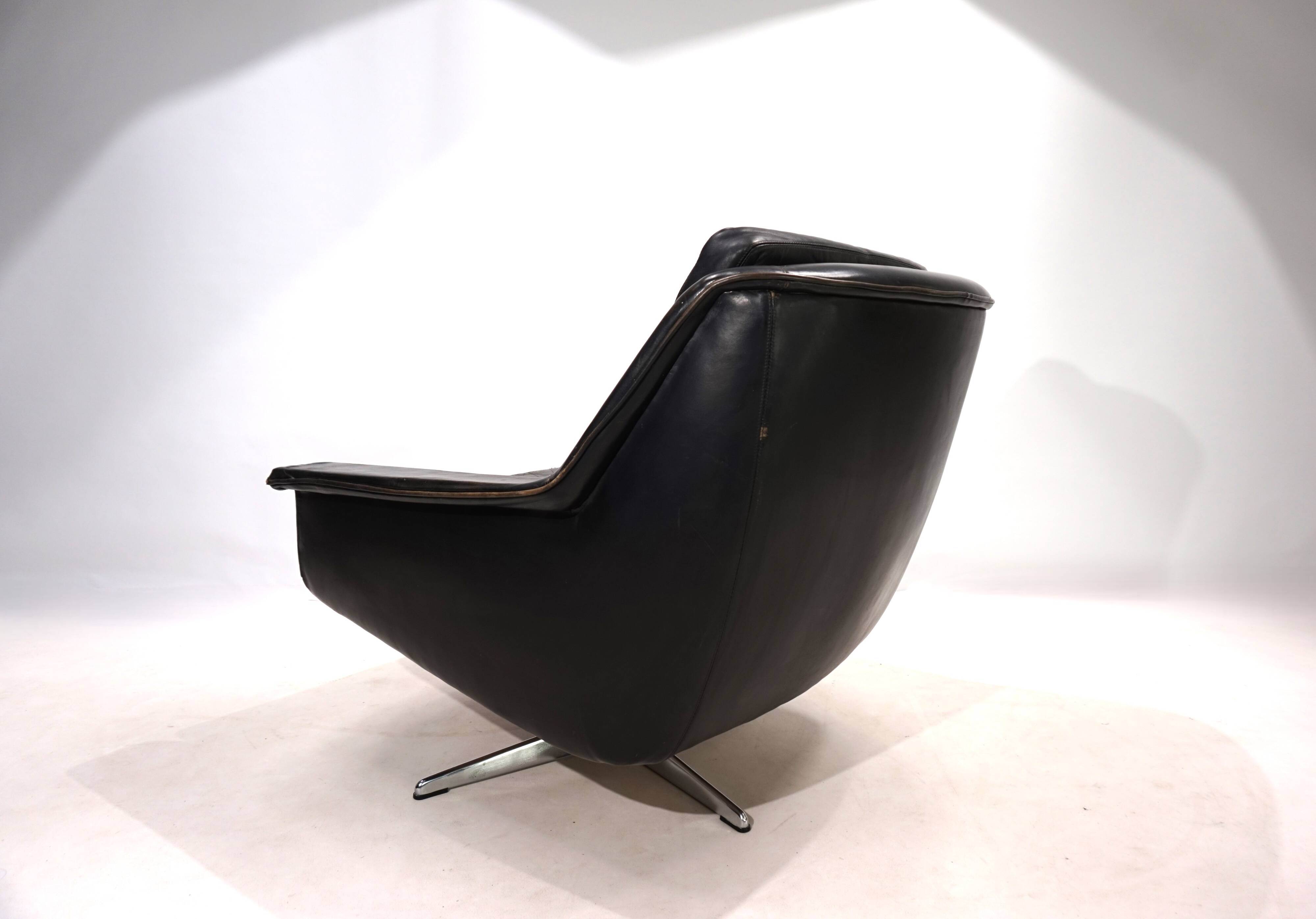 ESA 802 leather lounge chair by Werner Langenfeld, 1960