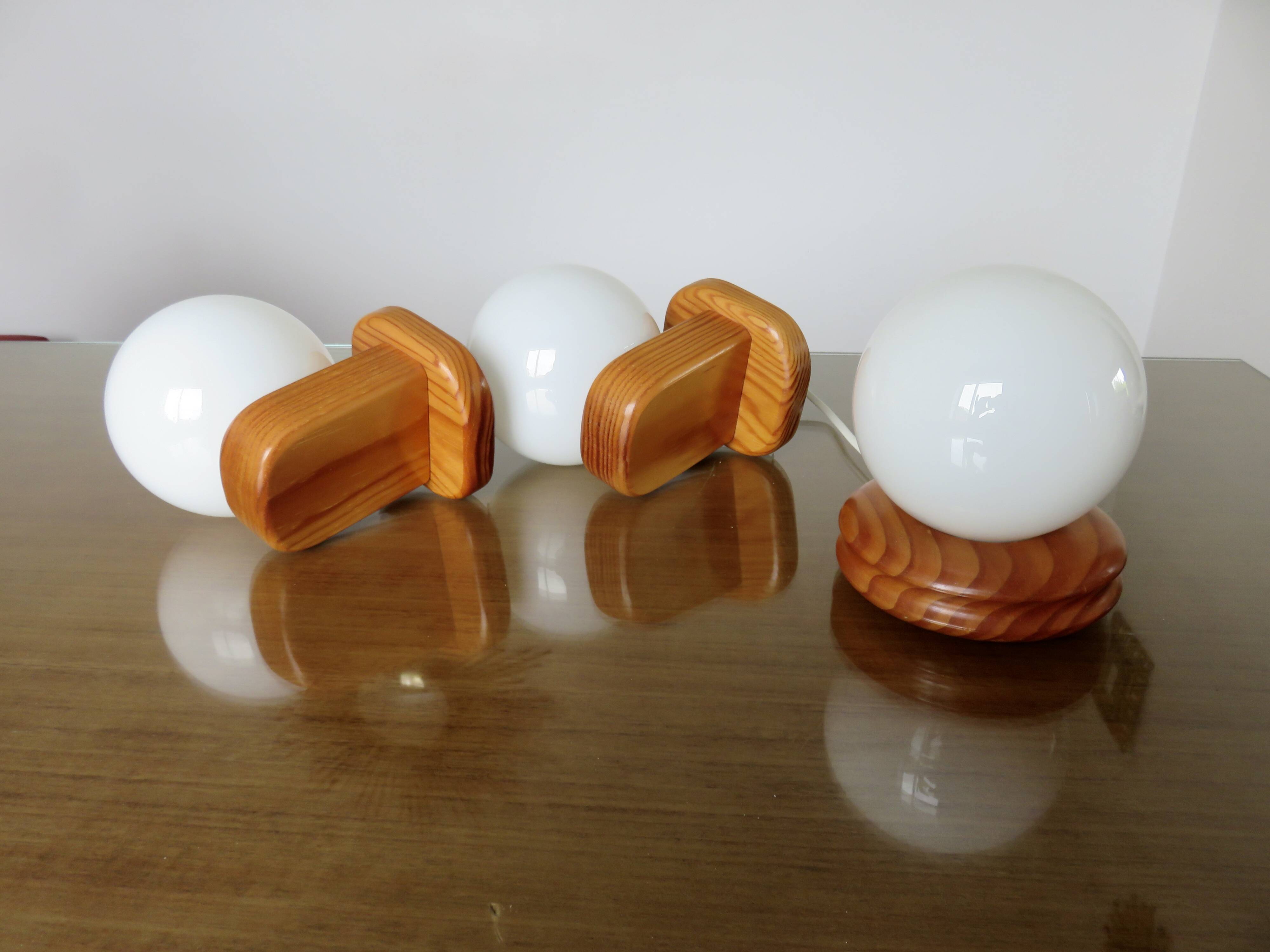 Scandinavian lamp in pine and white opaline, 1980