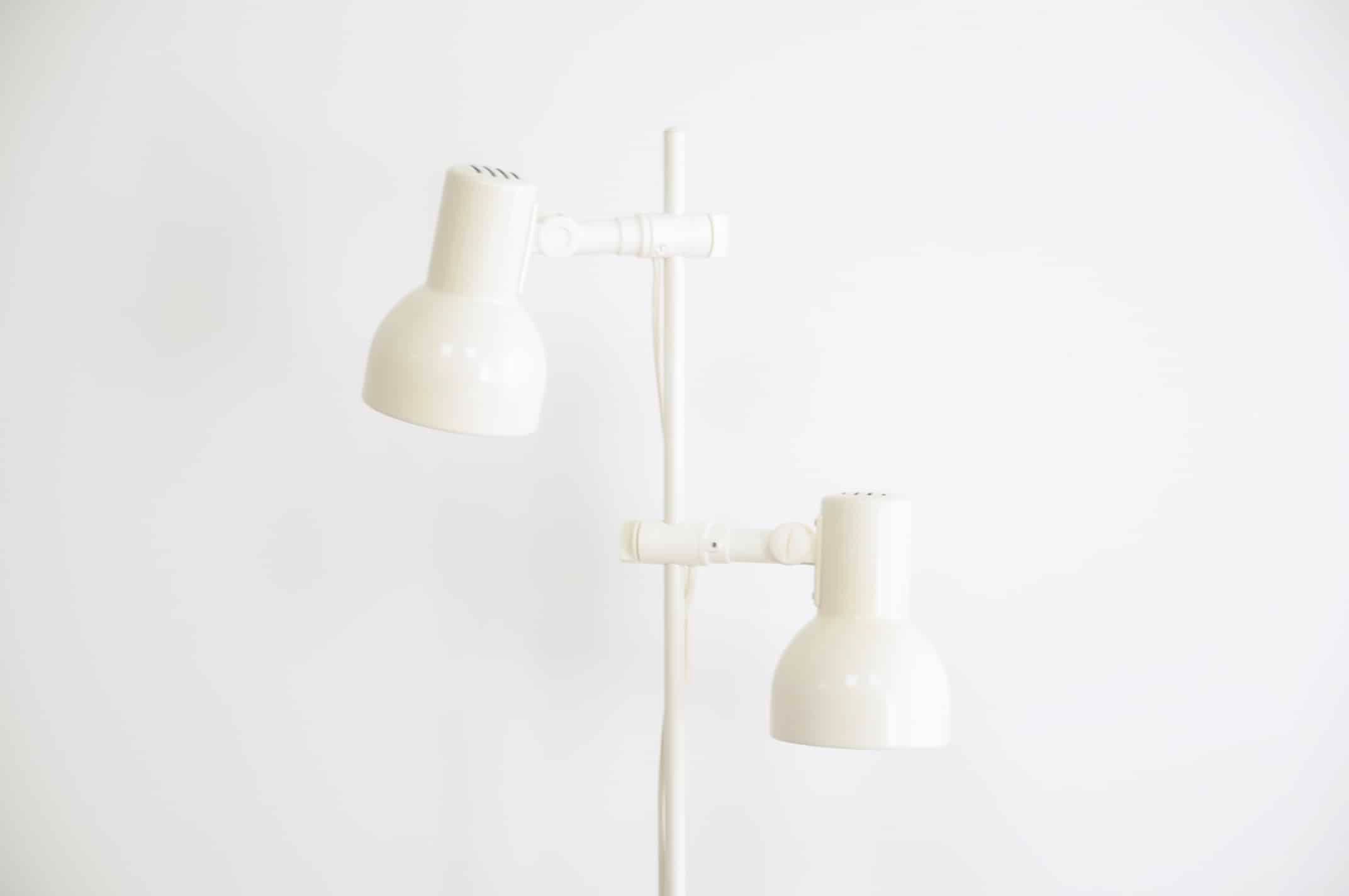 Lampadaire vintage en métal blanc, Ikea