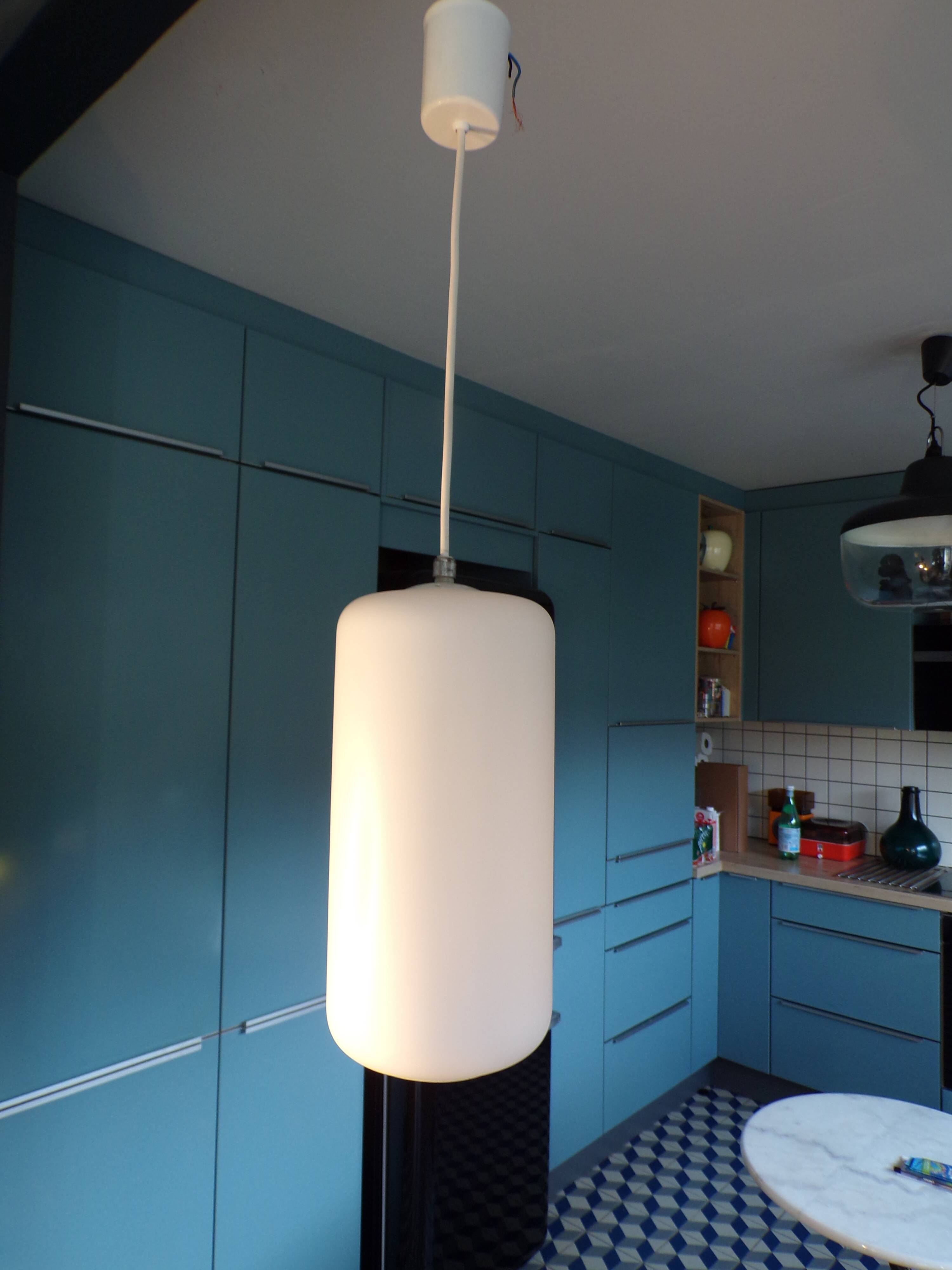 Frosted opaline cylinder suspension