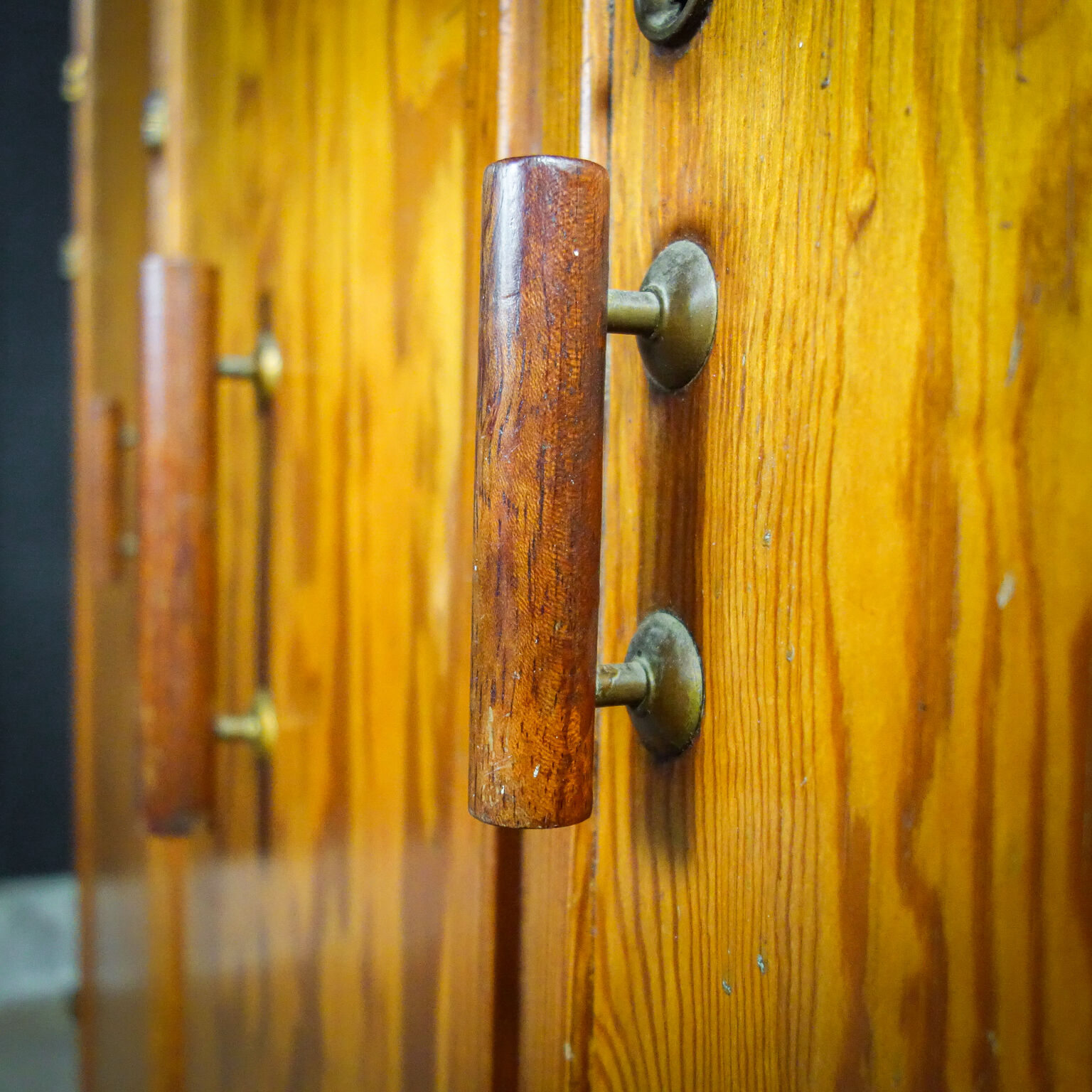 Armoire de cuisine vintage années 1950
