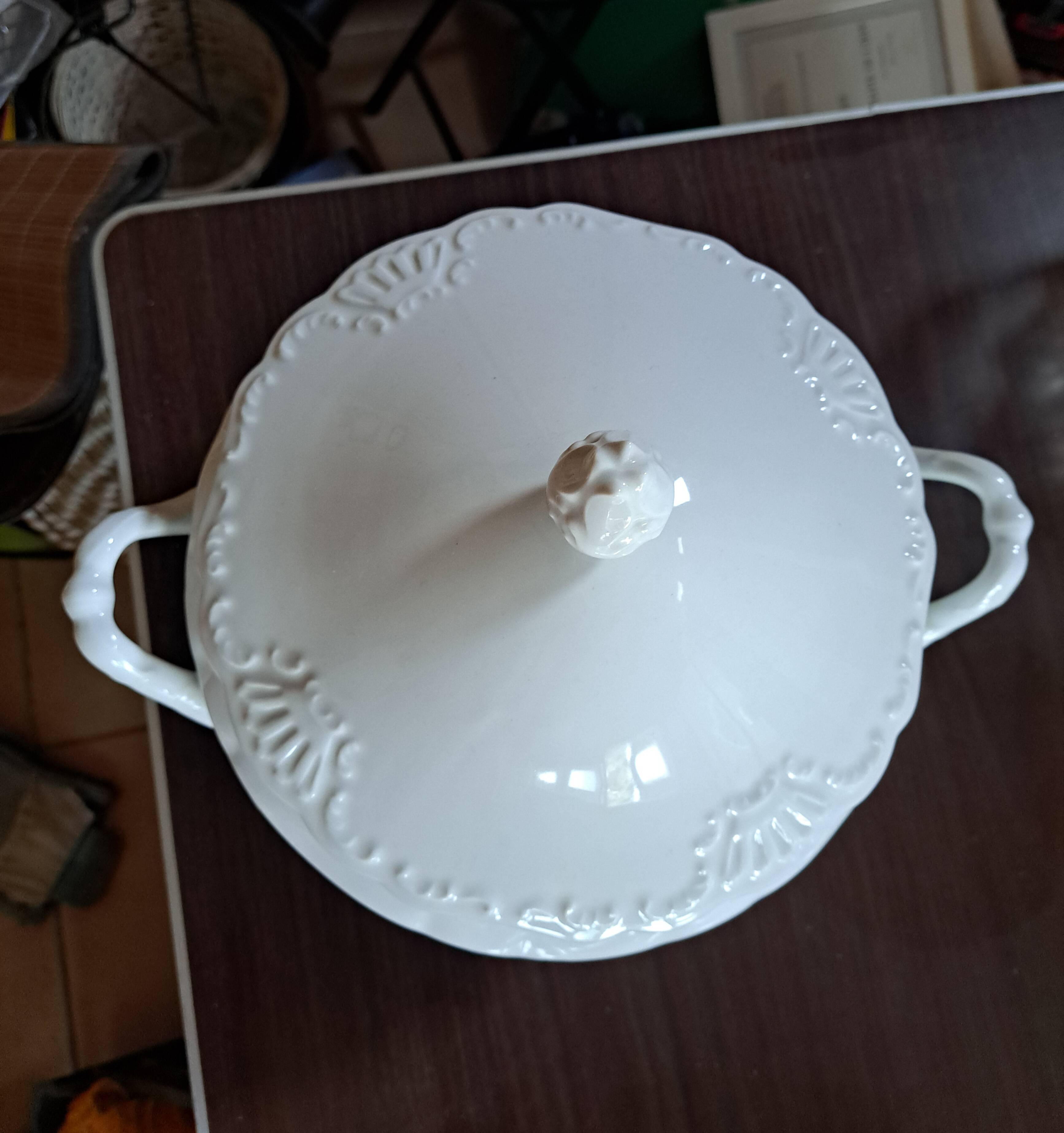 Soupière blanche vintage