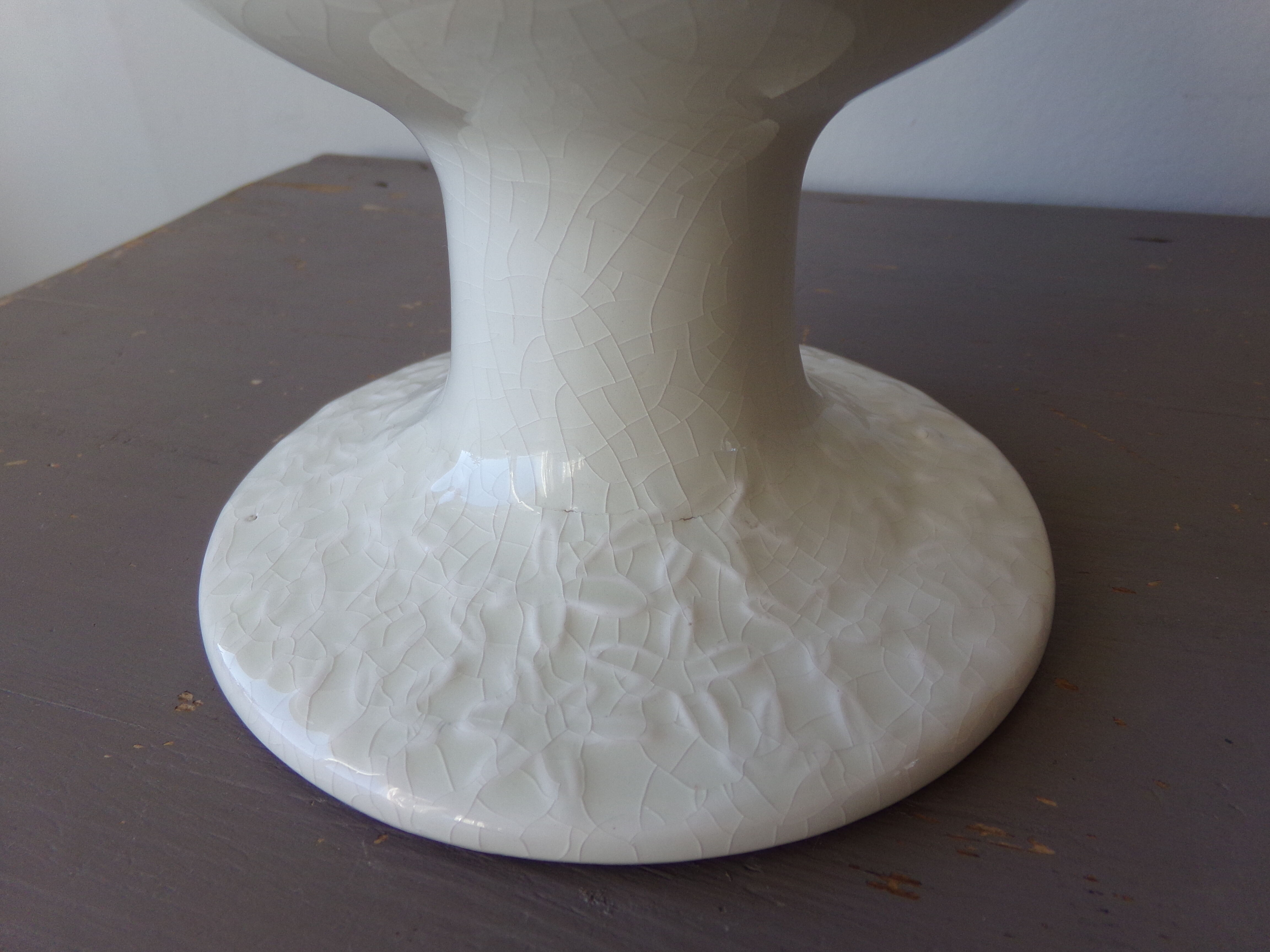 Cracked ceramic standing vase or cup