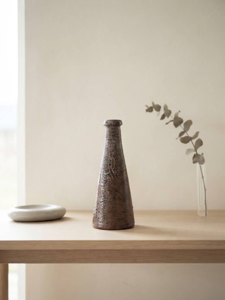 Vintage bottle vase in glazed stoneware from the Schlondes workshop, height 20cm.