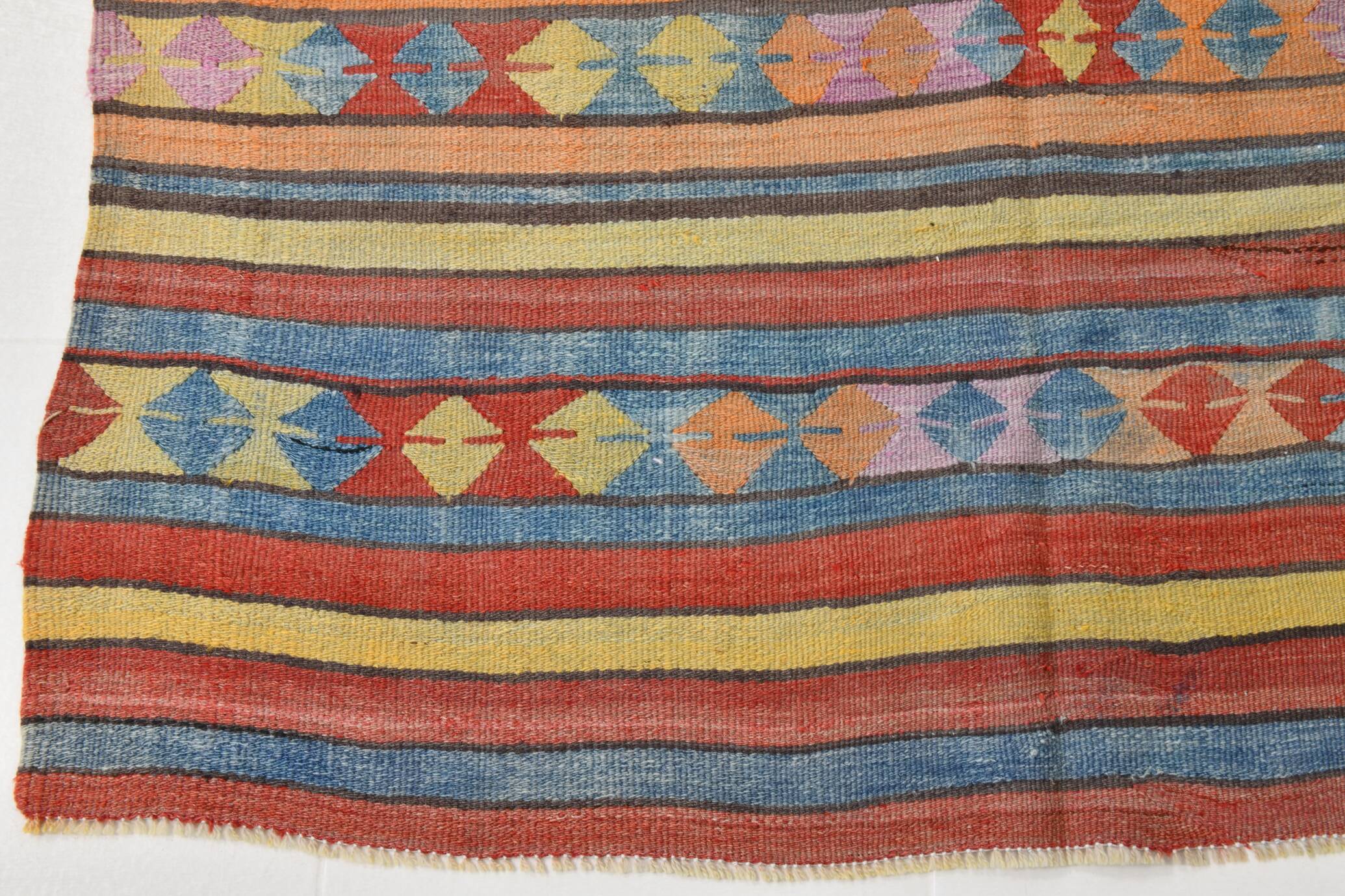 4x7 Handmade Wool Turkish Vintage Kilim Rug, 136x201Cm SK 32979