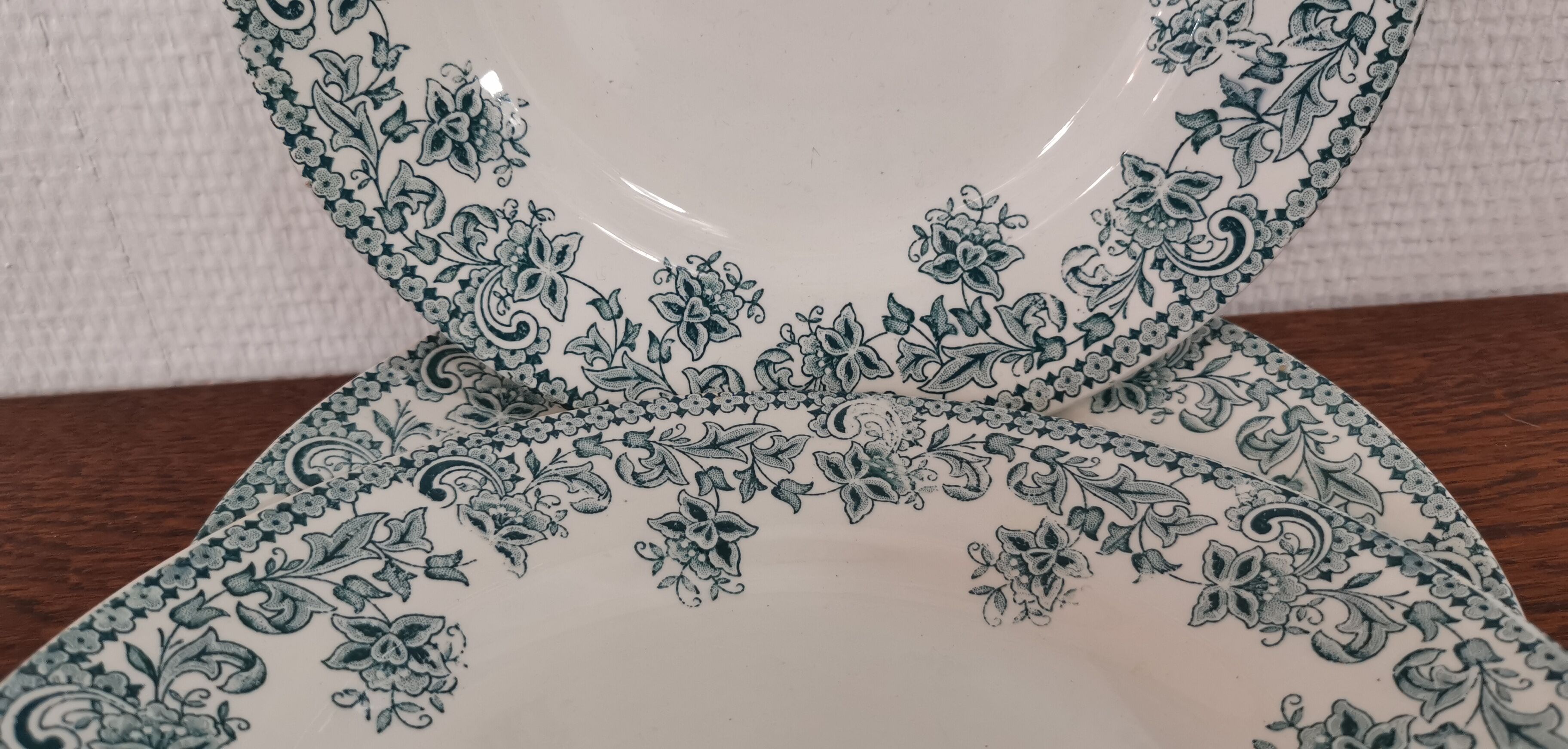 Set of 3 semi hollow plates model jane with dark green floral decoration st amand