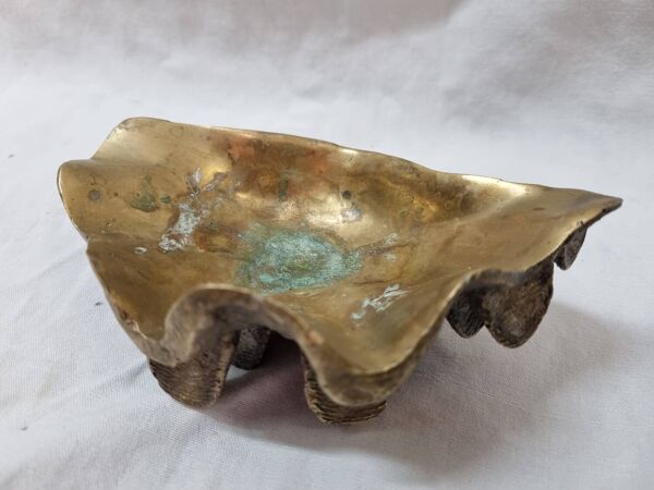 Cendrier Bénitier en bronze, milieu XXème