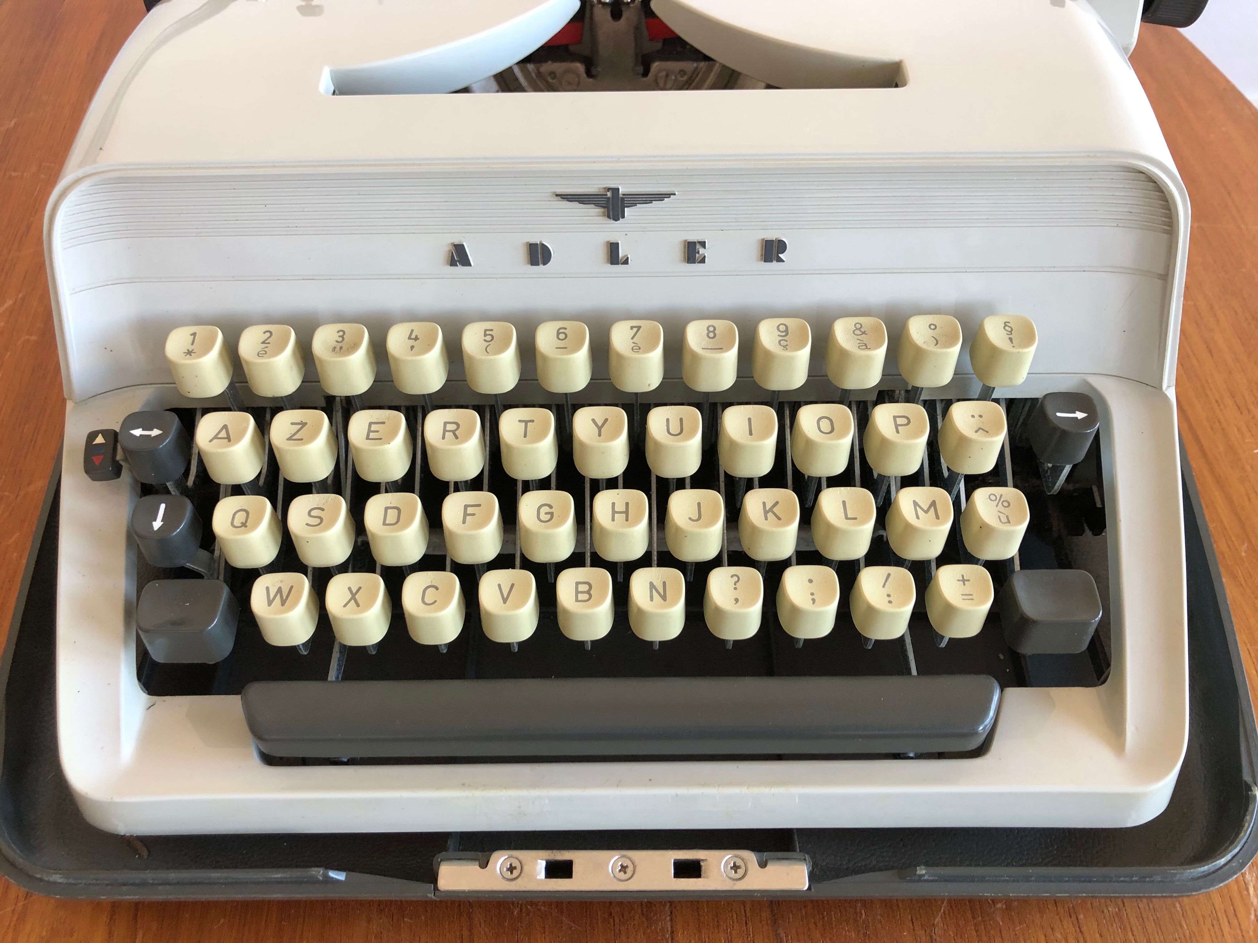Typewriter triumph Adler Gabriele 10