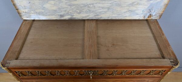 Commode Sauteuse en Marqueterie, style Transition Louis XV Louis XVI – Débu