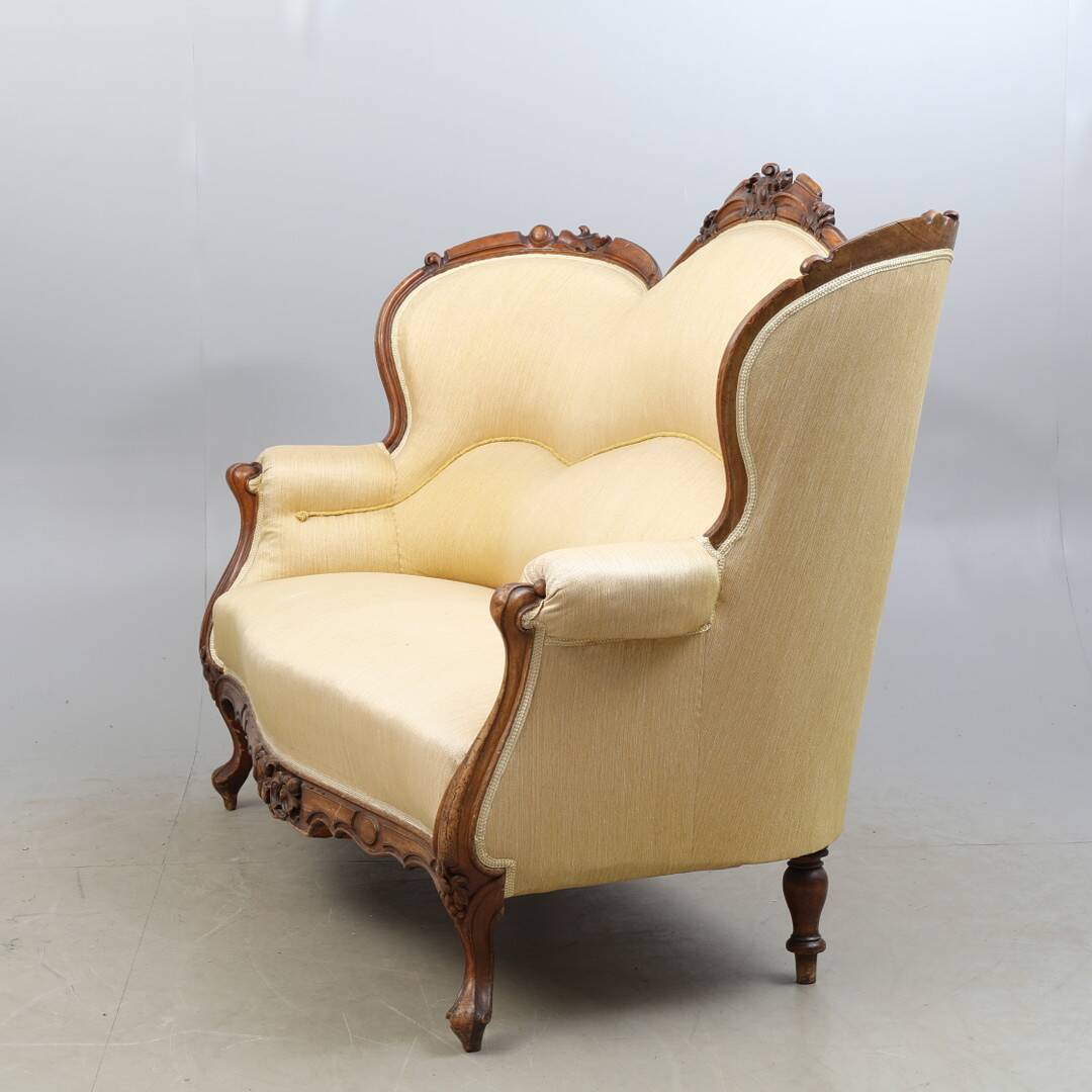 Sofa néo-rococo — Style 19e/20e siècle — Silhouette élégante de salon avec C