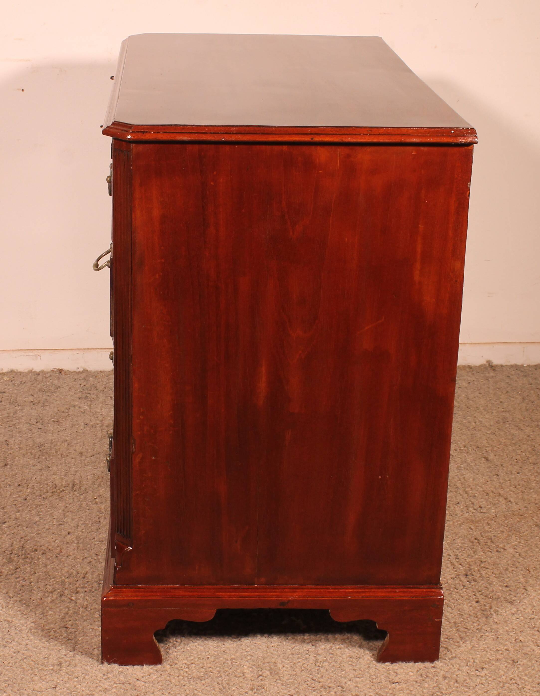 Commode d'époque George III En Acajou avec tirette - 18° Siècle
