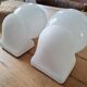 Paire d'applique en opaline blanche