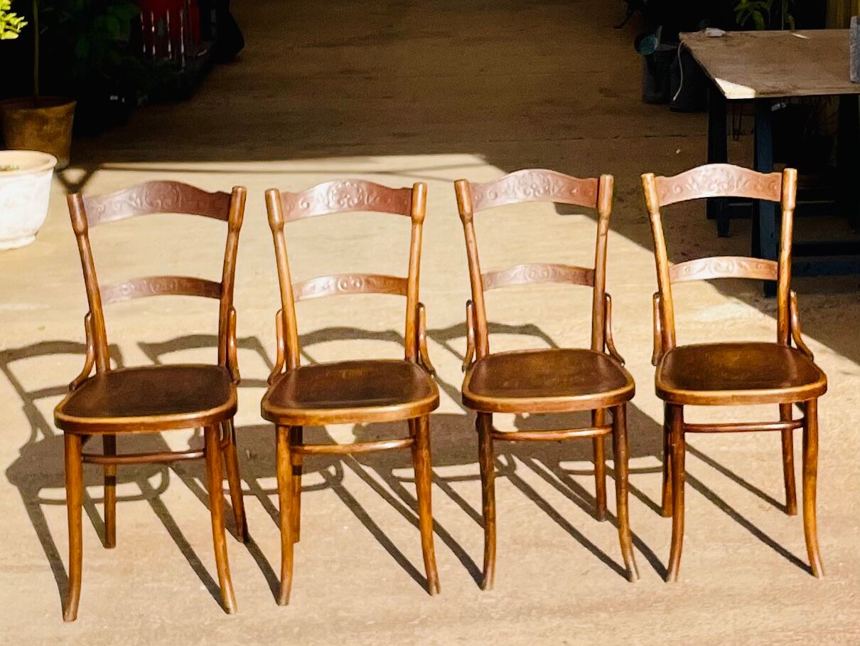 Suite of 4 Thonet chairs 1900