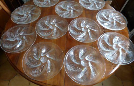 Set of 12 vintage 70s Arcoroc oyster plates