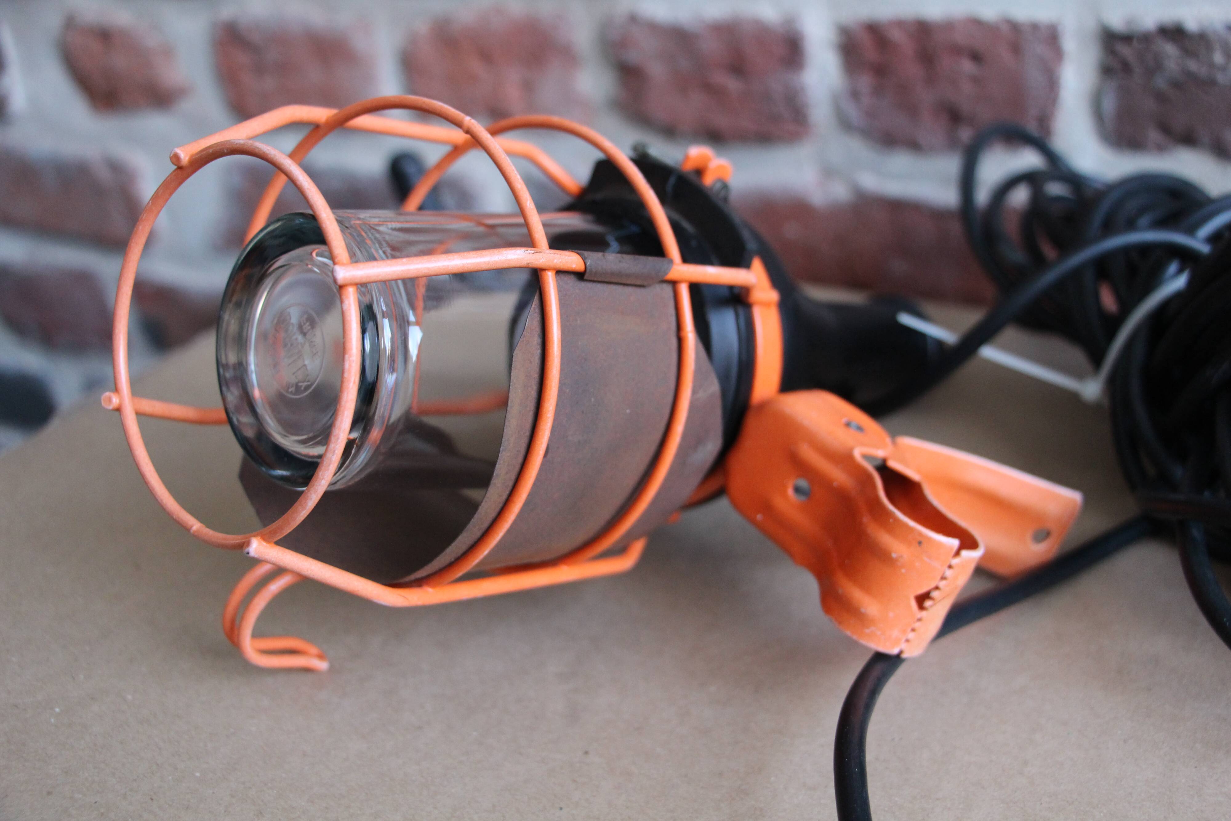 ATROW vintage garage walk-in lamp