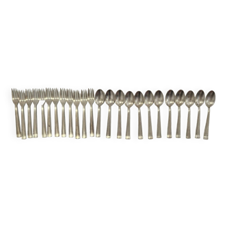 Set of silver dessert spoons and forks