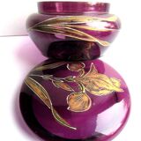 Bonbonnière art nouveau verre violet émaillé Legras iris à l'or fin