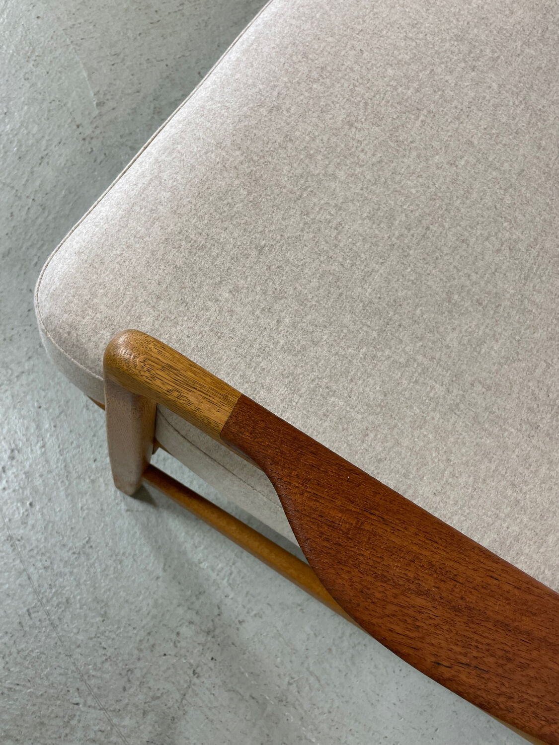 Canapé 2 places en chêne de Tove & Edward Kindt-Larson