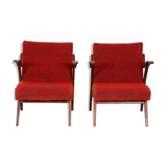 Fauteuils rouges du milieu du siècle fabriqués en Tchéquie dans les années 1960. État d’origine. Hêtre.