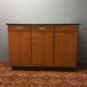 Buffet en bois clair et plateau Formica, 1960