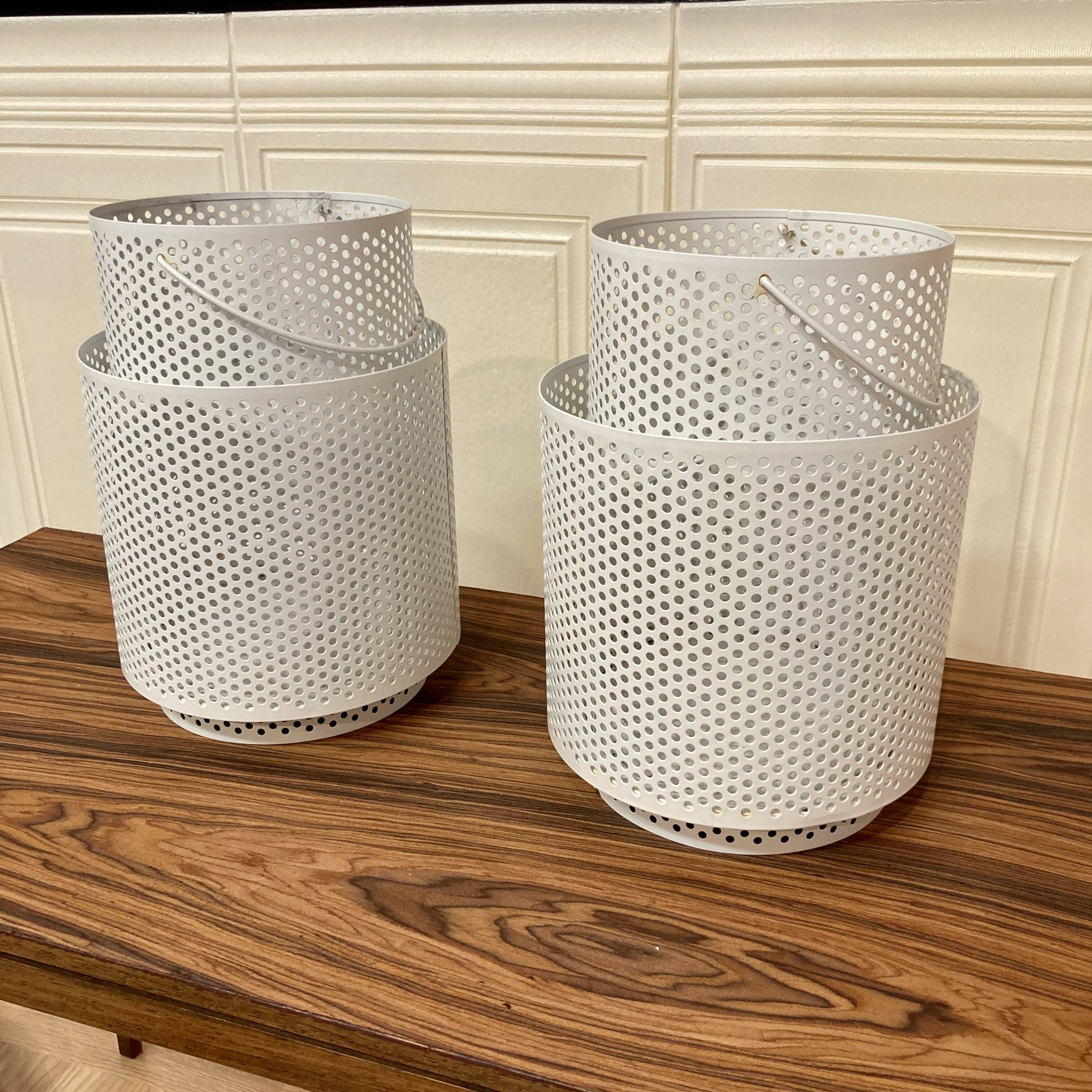 SET OF 2 LARGE METAL CANDLE HOLDERS IN SCANDINAVIAN DESIGN.