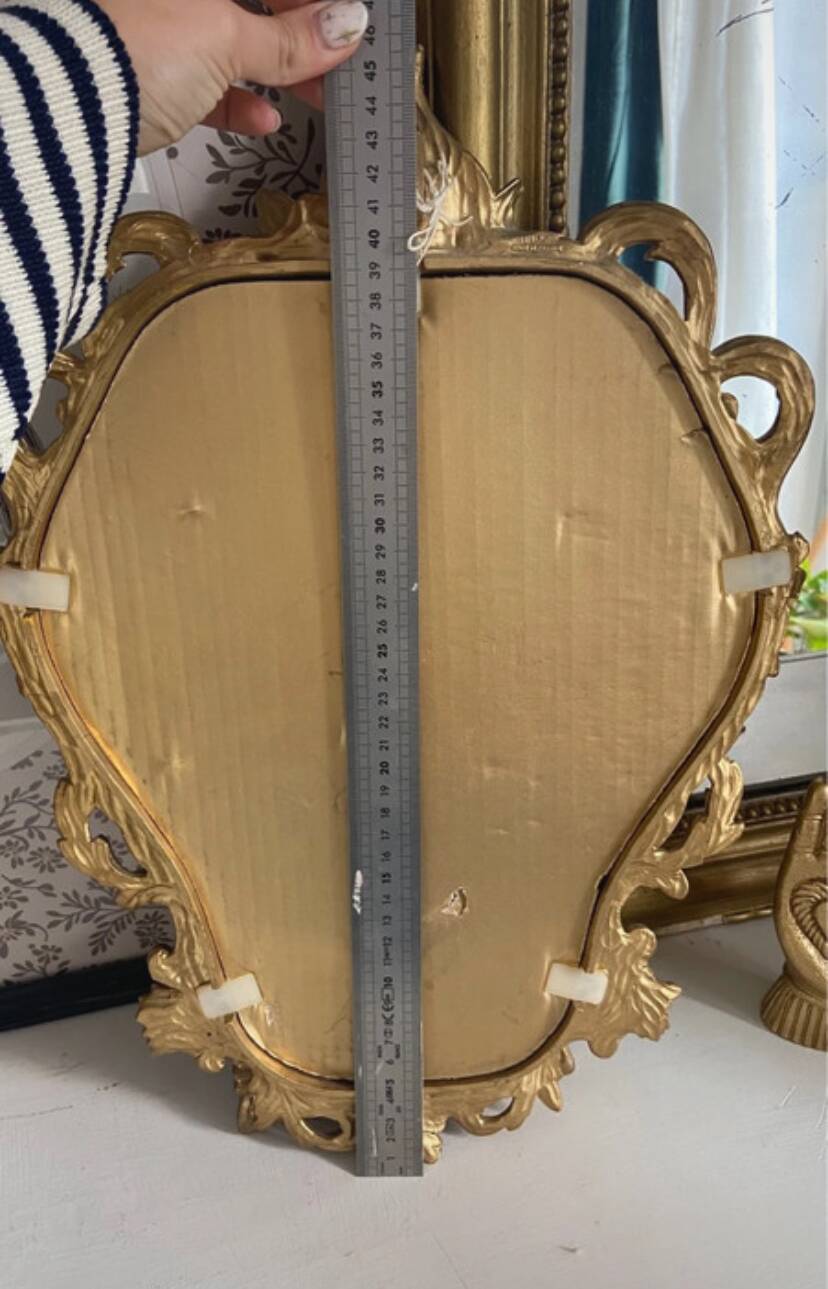 Baroque/Rococo Style Golden Heart Mirror - Elegant Vintage Decor