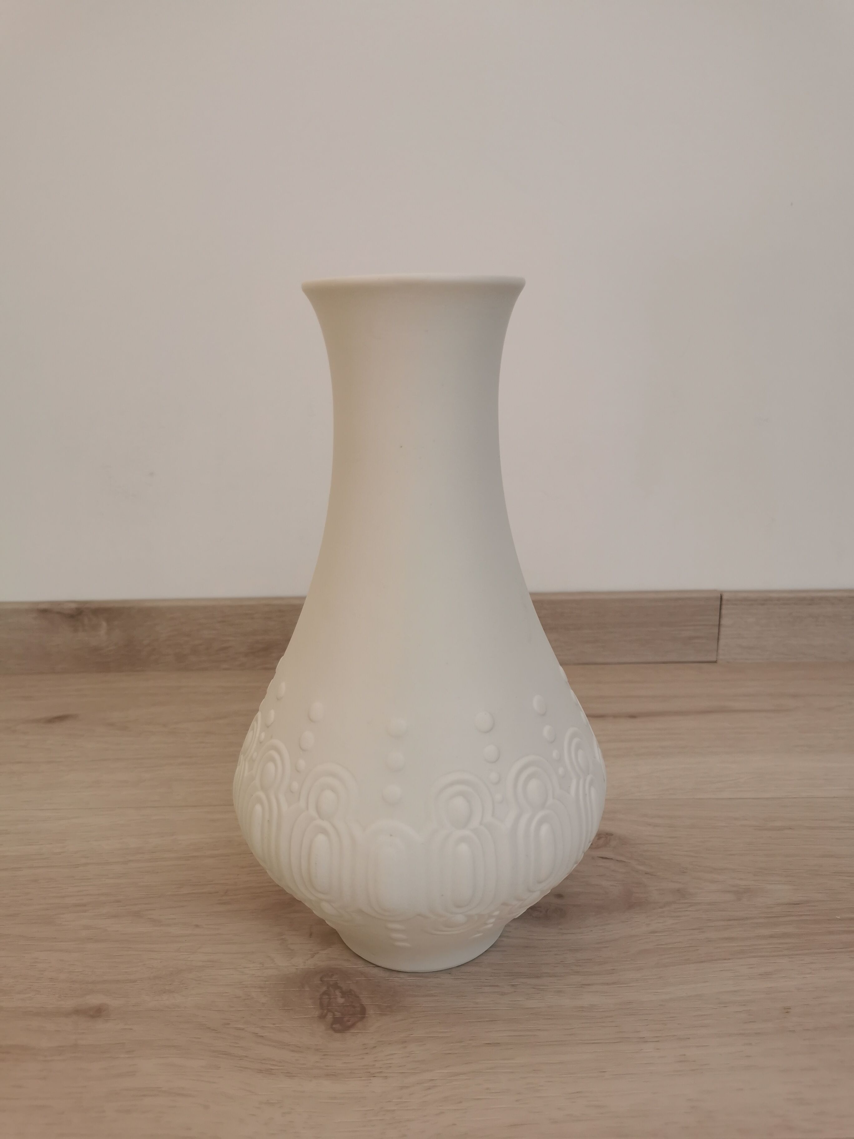 Vase biscuit Bavaria WGermany Seltmann