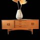 Enfilade mid-century en teck marron, buffet bas scandinave 1960s avec tiroirs et portes coulissantes