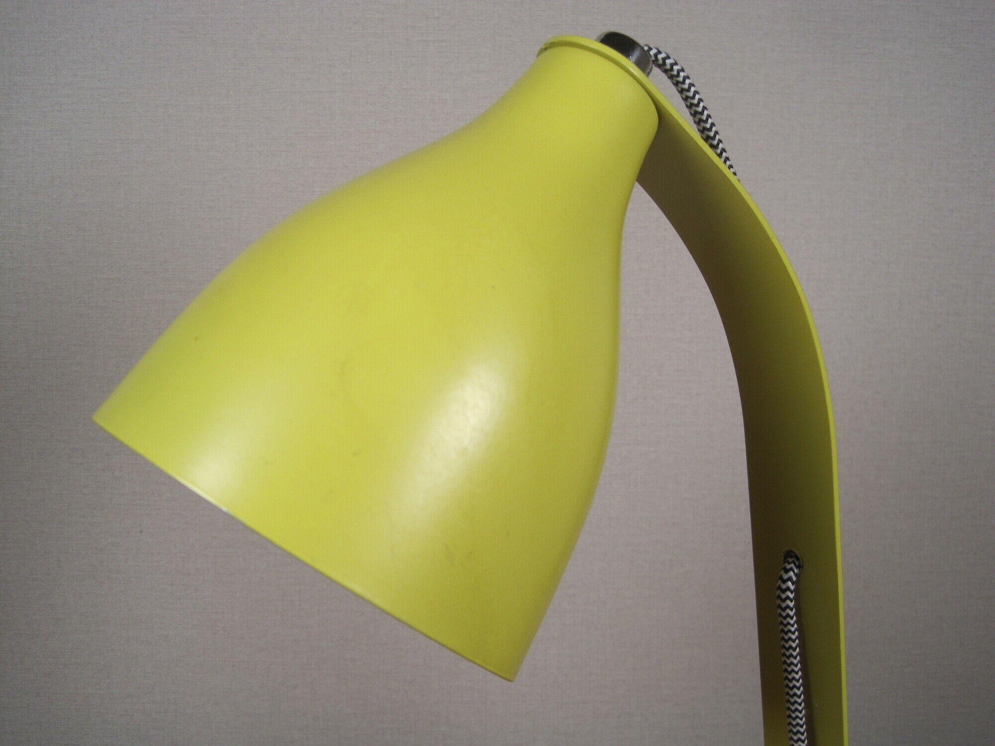 Metal desk lamp to install , Vintage design , anise green fork foot