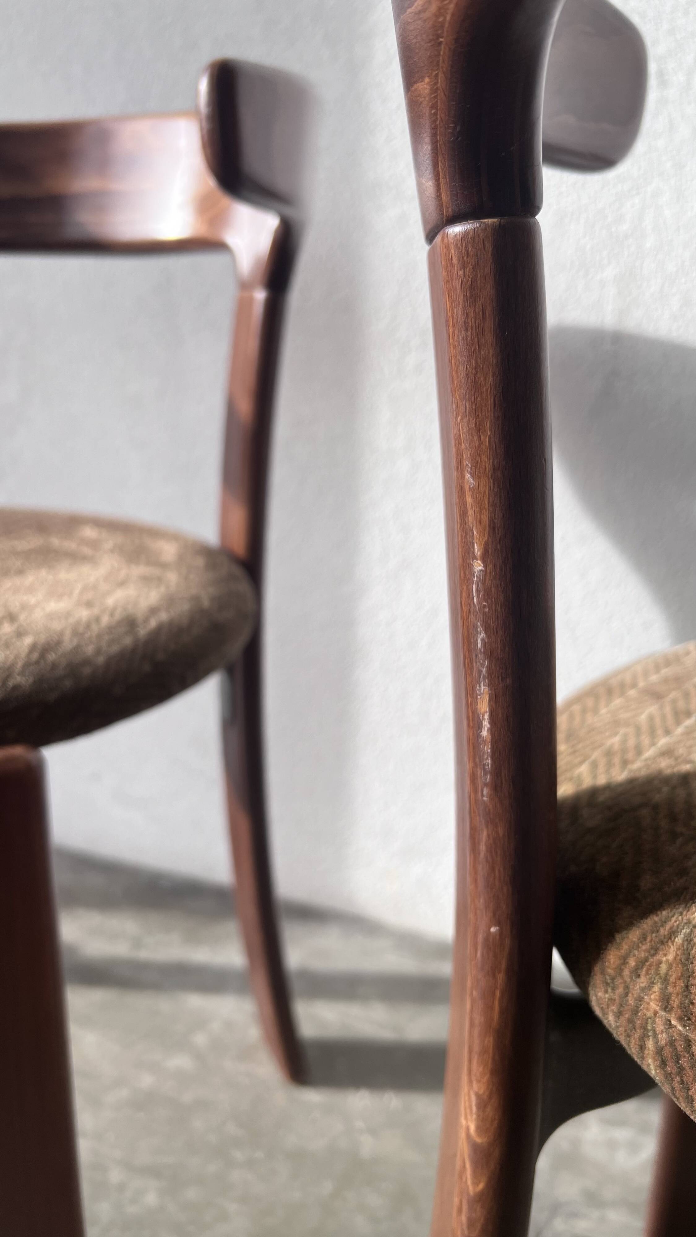 Bruno Rey Chairs, peer