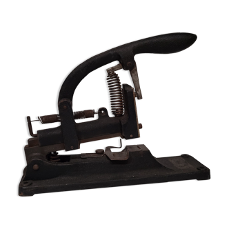 Cast iron stapler