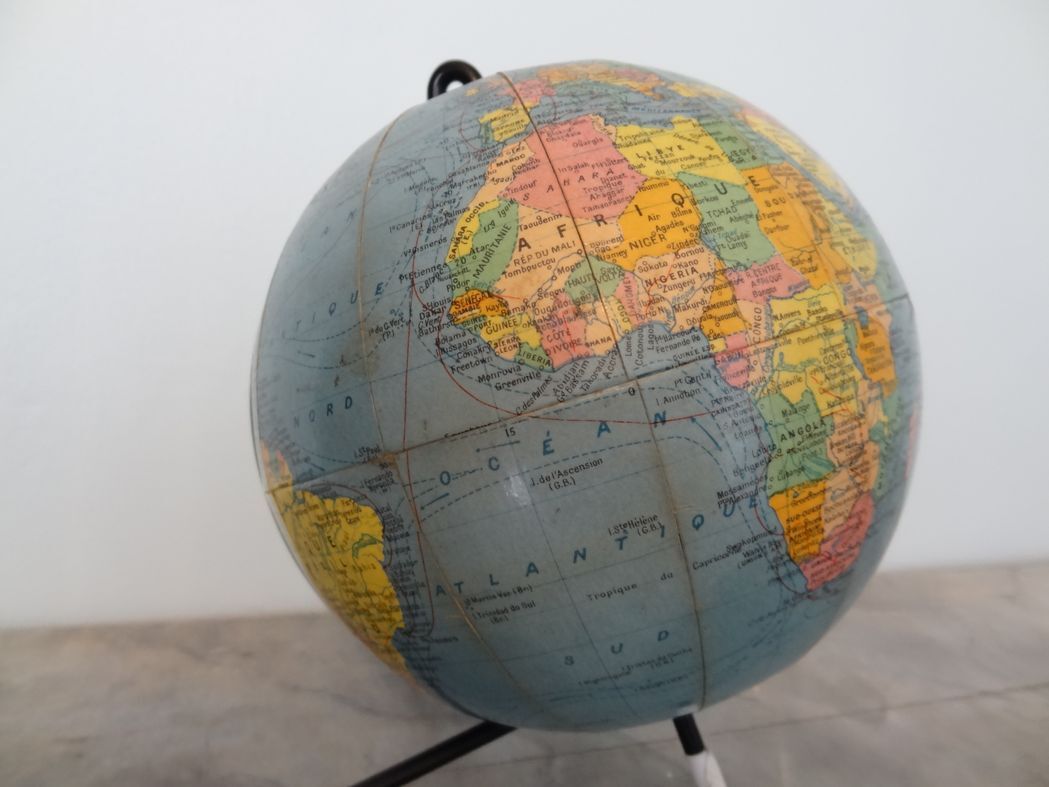 Globe terrestre vintage Girard er Barrère années 60